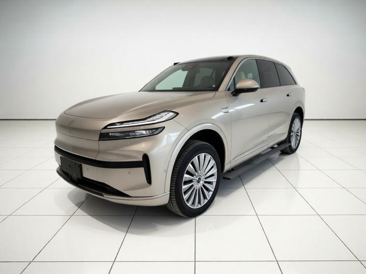 L90 2025 Ultra 6-Seater 60