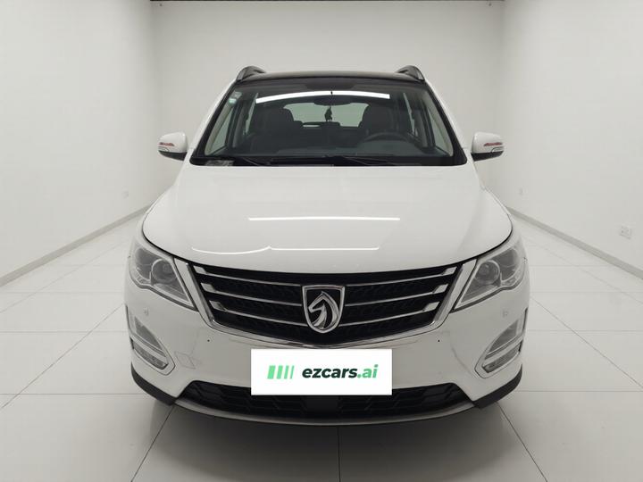 560 2015 1.8L MT Luxury photo 2