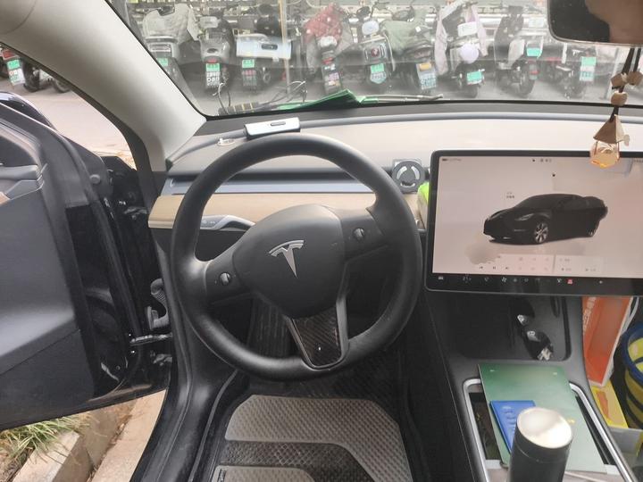 Model Y 2022 RWD photo 3
