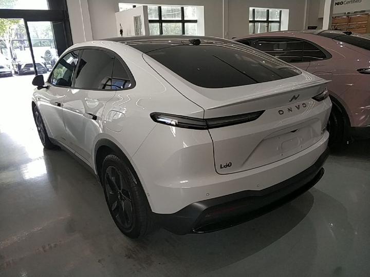 L60 2024 60kWh RWD photo 4