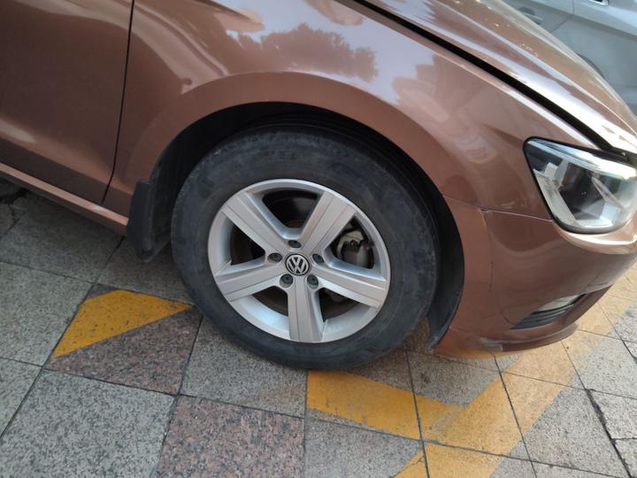 Lamando 2015 230TSI DSG photo 8