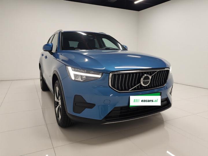 XC40 2024 B3 Luxury photo 3