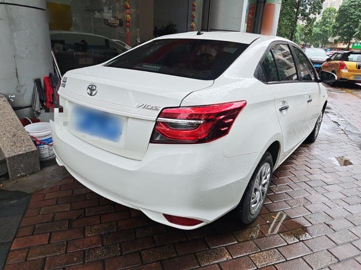 Vios 2022 1.5L 20 Anniversary Edition photo 4