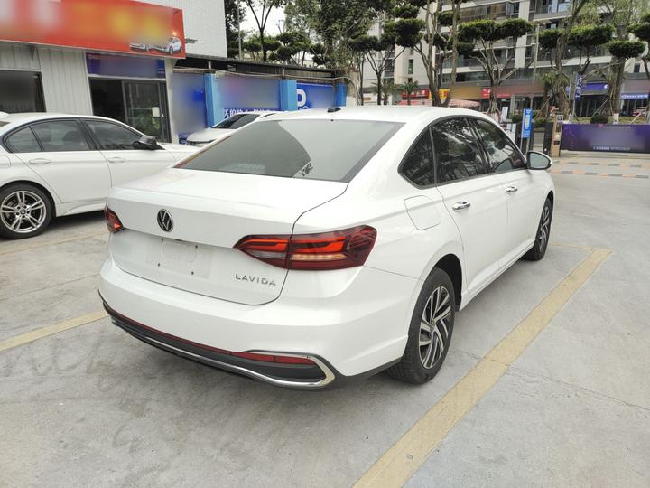 Lavida 2023 Facelift 1.5L AT photo 4