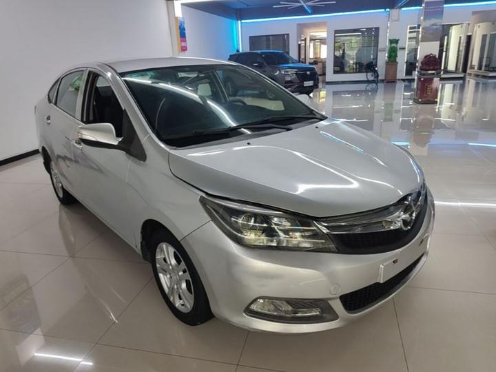 Haima M3 2015 1.5L MT Elite photo 3