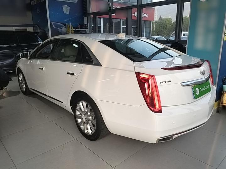 XTS 2017 28T Tech photo 4