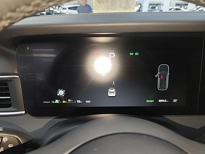 Li Auto ONE 2021 EREV 6-Seater photo 3