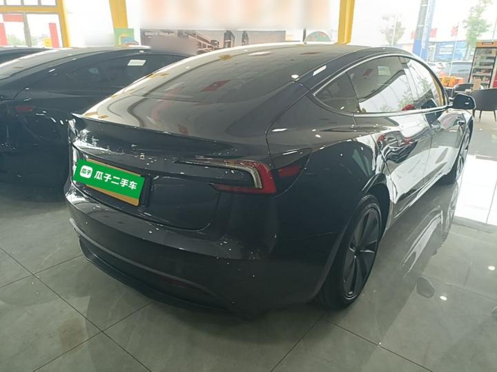 Model 3 2023 RWD photo 4