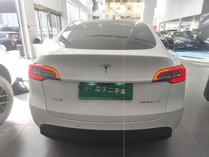 Model Y 2021 Long Range AWD 3D7 photo 3