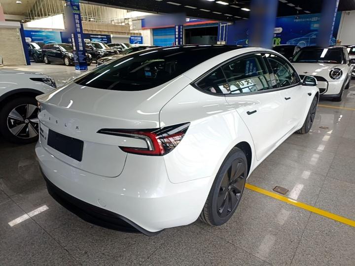 Model 3 2026 RWD photo 4
