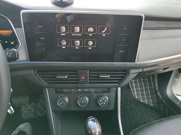 Bora 2024 200TSI DSG Cruise photo 8