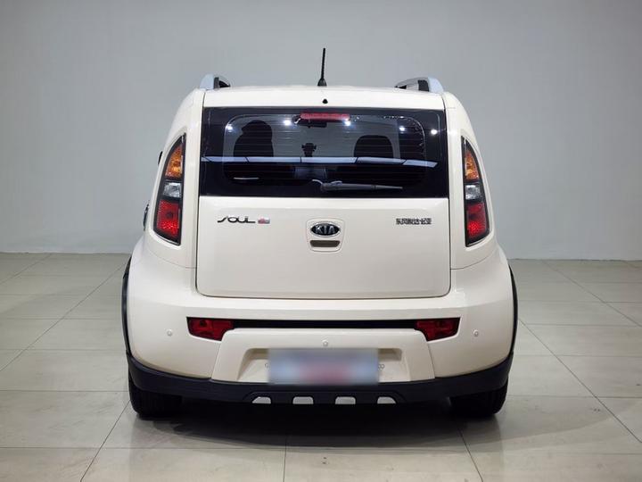 2013 1.6L AT Premium photo 3