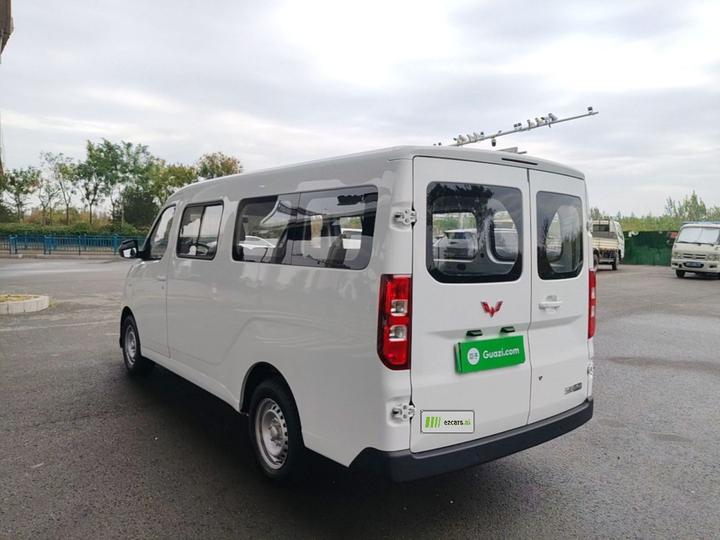 Wuling 2024 300km Comfort Bus 60kW photo 4