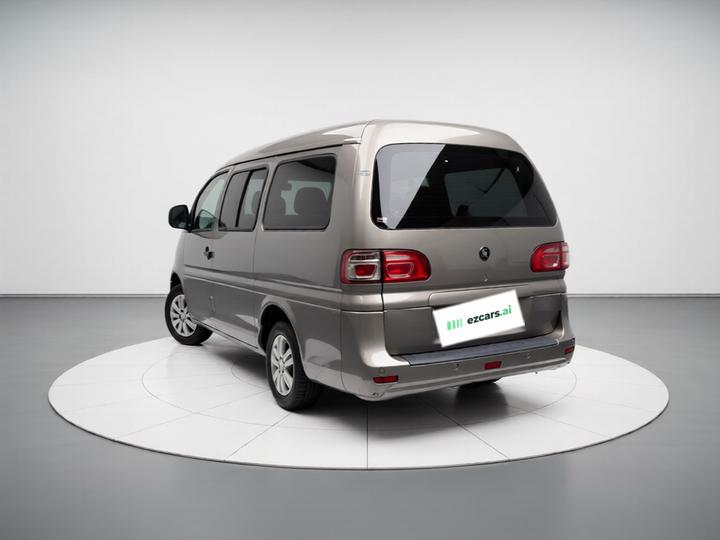 Lingzhi 2022 M5 1.6L 7-Seater photo 4