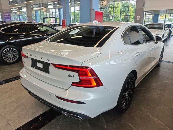 S60 2022 B4 Luxury photo 6