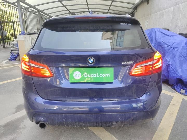 2 Series Wagon 2018 218i Leading photo 5