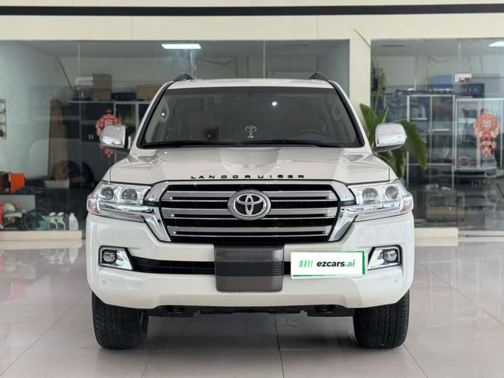 Land Cruiser Parallel Import photo 2