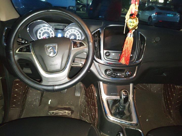 560 2016 1.8L MT Elite photo 5