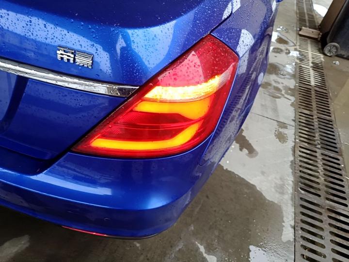 Emgrand 2017 Sedan 1.5L MT photo 7
