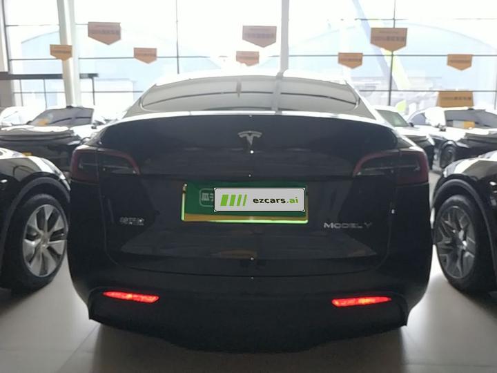 Model Y 2024 RWD photo 5