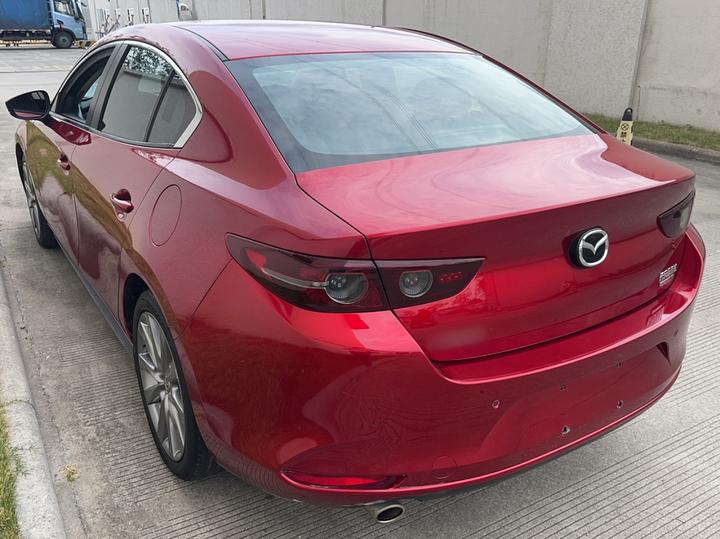 3 Axela 2021 2.0L AT photo 7