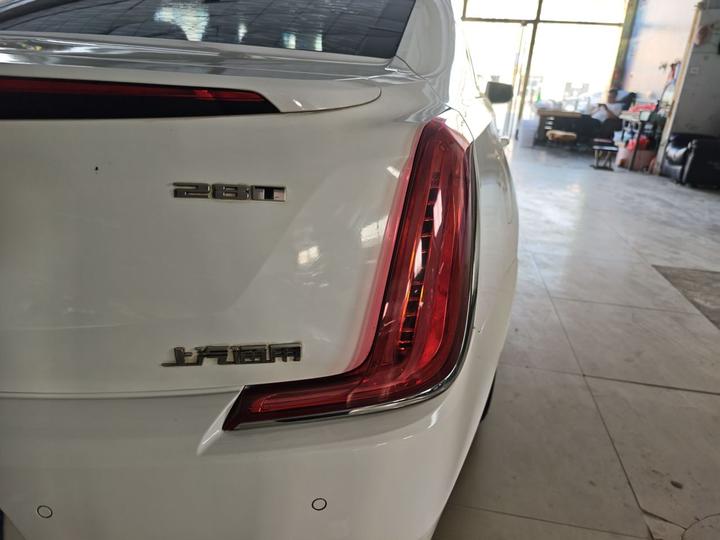 XTS 2018 28T Tech photo 7