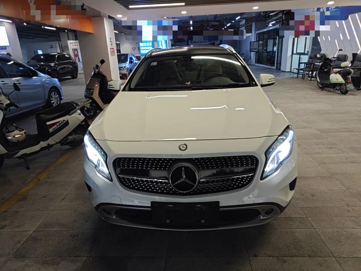GLA 2015 GLA 200 Fashion photo 2