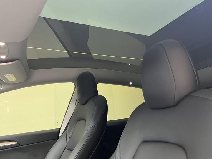 Model Y 2022 RWD photo 7