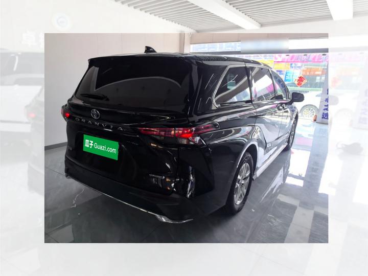 Granvia 2023 2.5L Hybrid Comfort photo 6