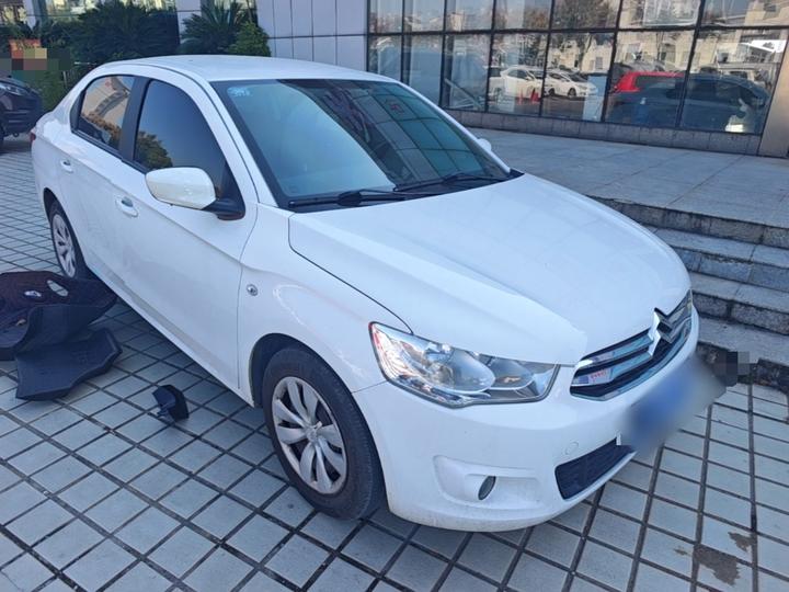 2016 1.6L MT Fashion photo 3