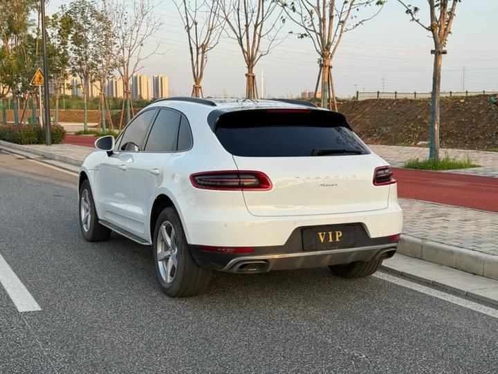 2017 Macan 2.0T photo 4