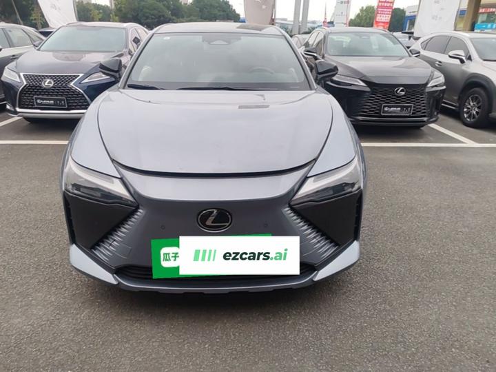 RZ 2023 450e AWD photo 2