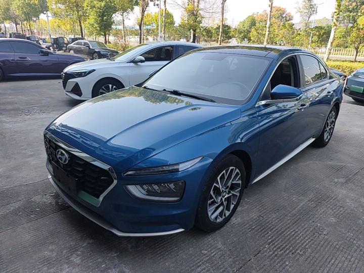 Mistra 2021 1.8L CVT GLX Elite
