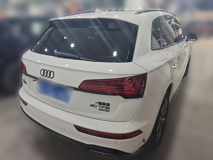 Q5L 2023 40T Luxury Dynamic photo 3
