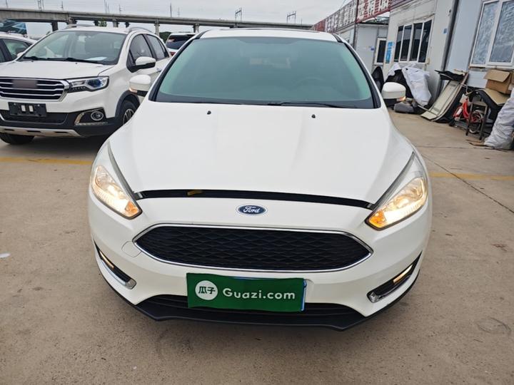 Focus 2017 Hatchback EcoBoost 125 MT Fashion photo 2