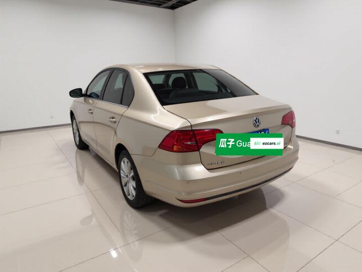 Bora 2017 1.6L AT Comfort photo 4
