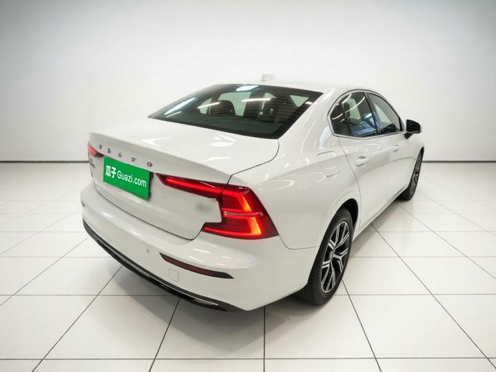 S60 2026 B4 Luxury photo 6