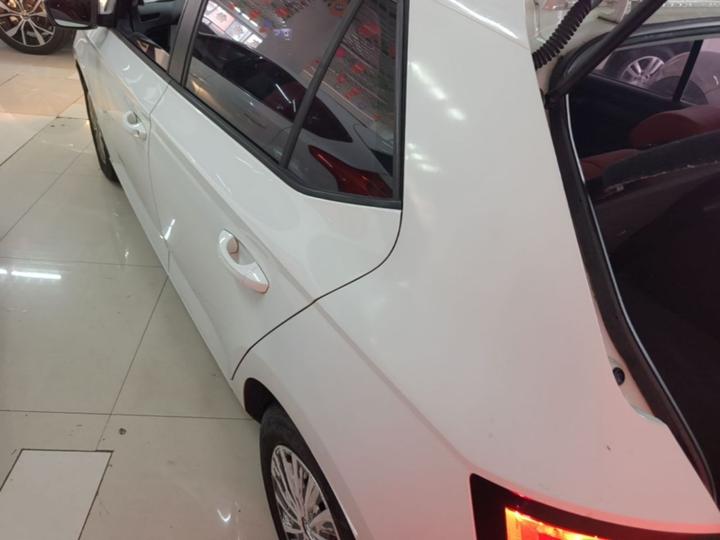 Fabia 2015 1.4L MT photo 4