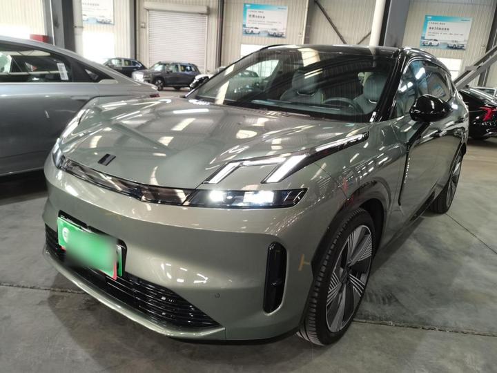 08 EM-P 2023 220km AWD Performance Halo