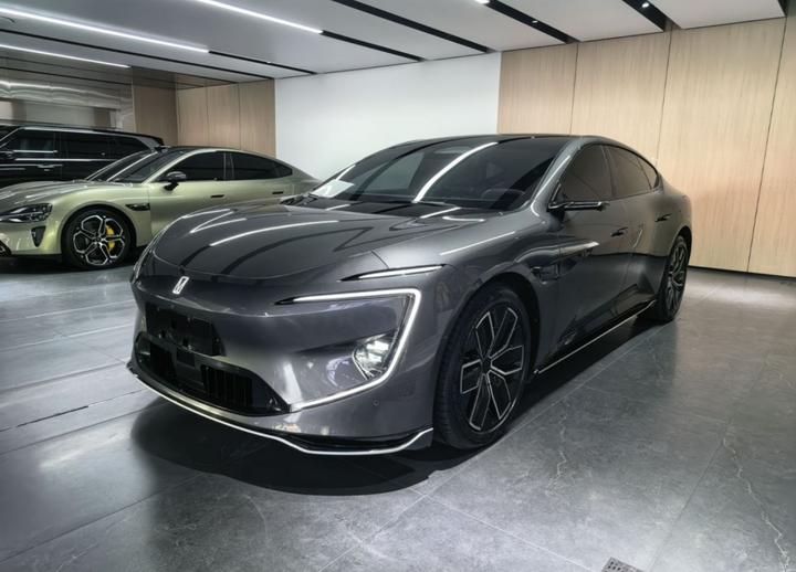 12 2023 650 AWD Performance