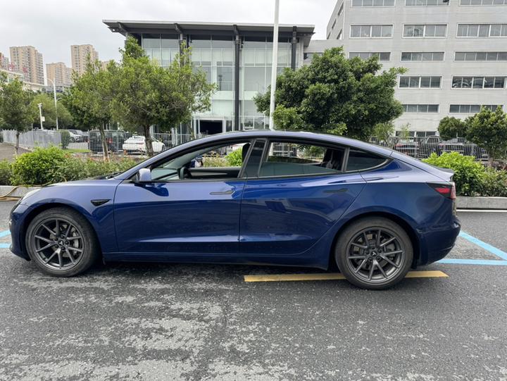 Model 3 2022 RWD photo 4