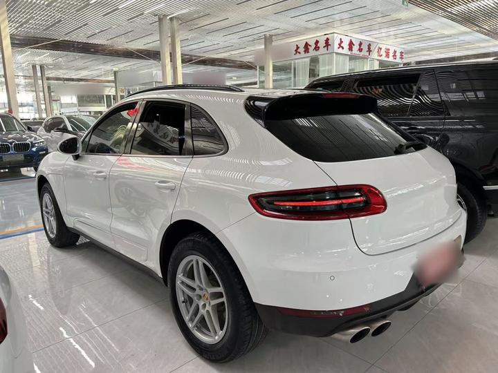 2017 Macan 2.0T photo 4