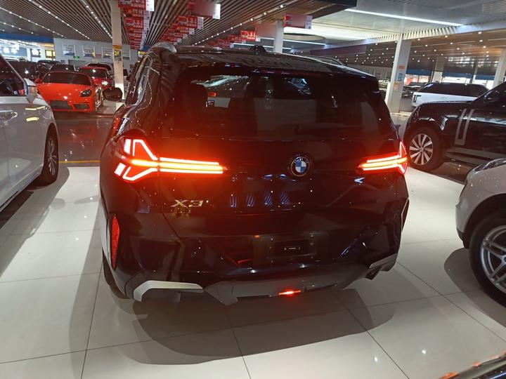 X3 2025 xDrive30L Exclusive M Sport Package photo 3