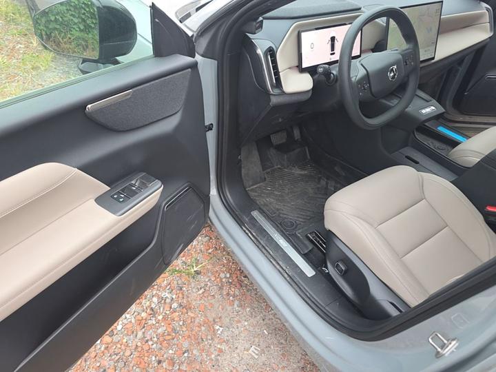 XC70 Hybrid 2026 RWD Long Range Core photo 3