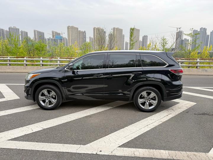 Highlander 2017 2.0T AWD Luxury 7-Seater photo 4