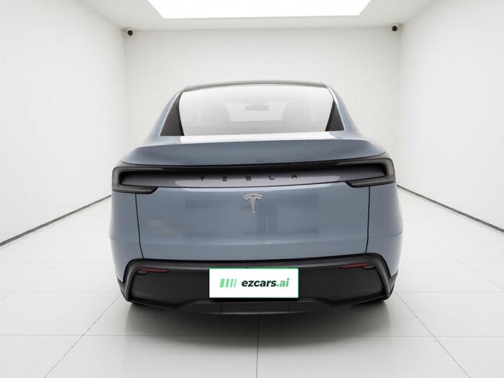 Model Y 2026 RWD photo 3