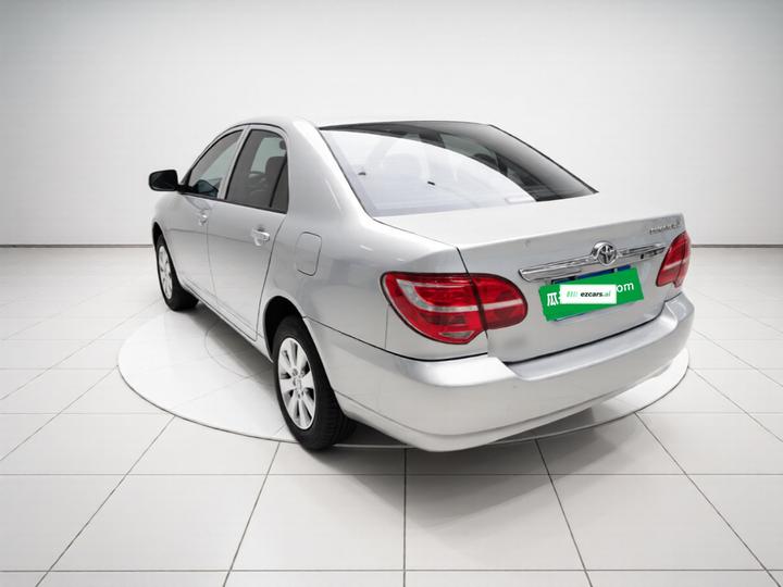 2013 1.6L AT Excellence photo 4