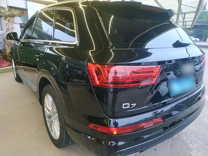 Q7 2019 55 TFSI Tech photo 4