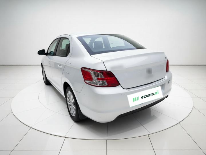 301 2016 1.6L MT Comfort photo 4