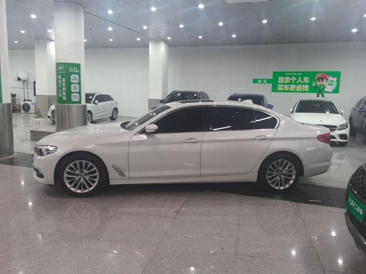 5 Series 2019 Facelift 525Li Luxury photo 4